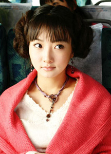 靓颜:小魔女韩彩英 6款哈韩美发